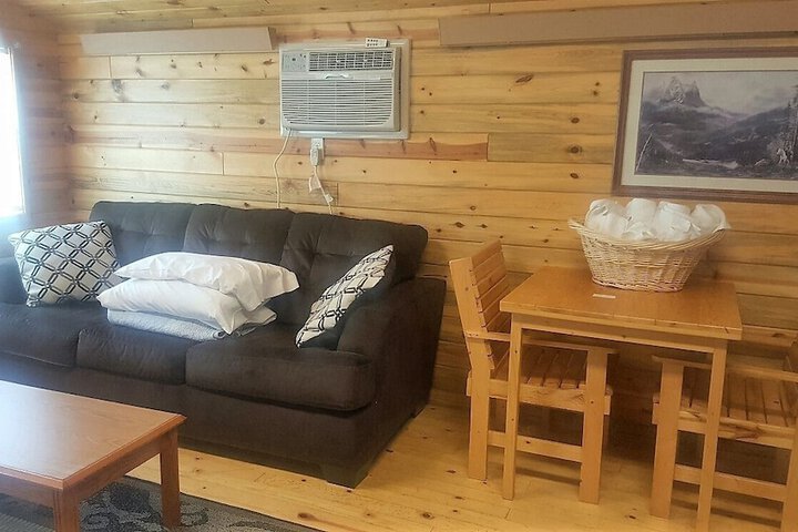 No Name City Luxury Cabins & RV