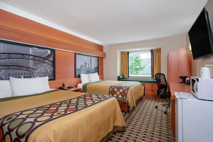 Room 10 of 17