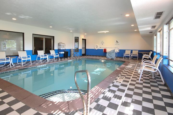 Pool 6 of 41