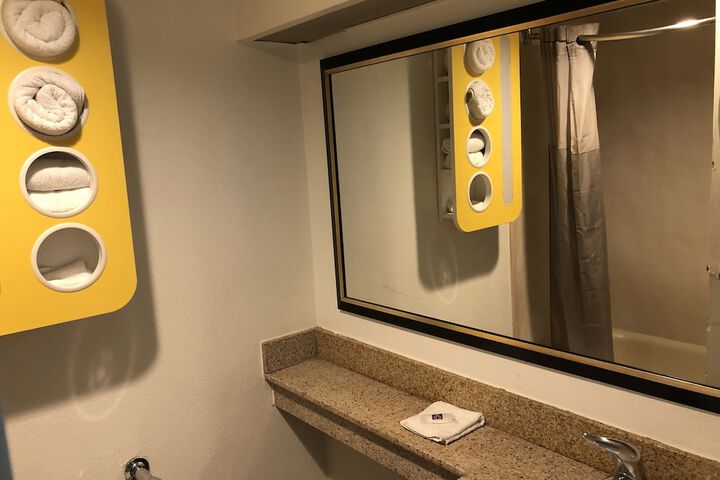 Room 25 of 31