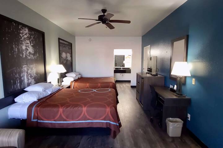 Room 15 of 18