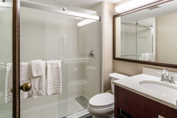 Comfort Inn & Suites West Springfield
