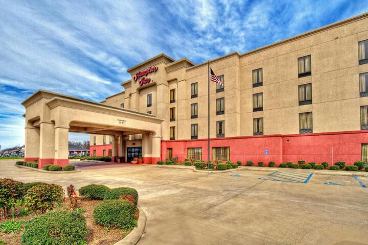 Hampton Inn Cleveland MS
