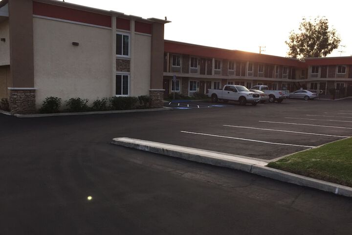 Ontario Inn & Suites