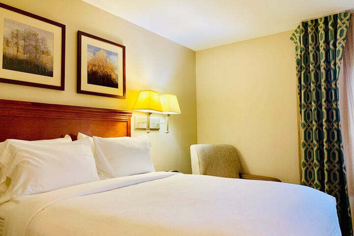 Room 32 of 55
