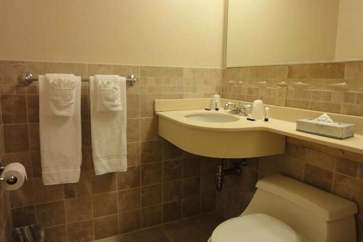 Hyannis Travel Inn