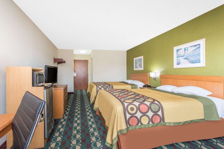 Room 13 of 15