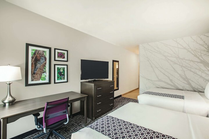 Room 34 of 47