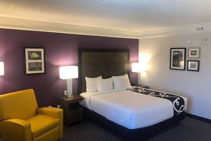 Room 7 of 34