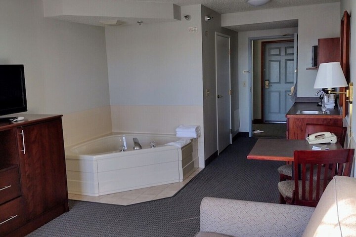 GrandStay Hotel & Suites Hastings