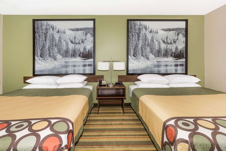 Room 4 of 15