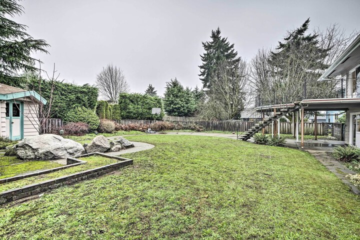 Spacious Kent Home 17 Mi to Dtwn Seattle!