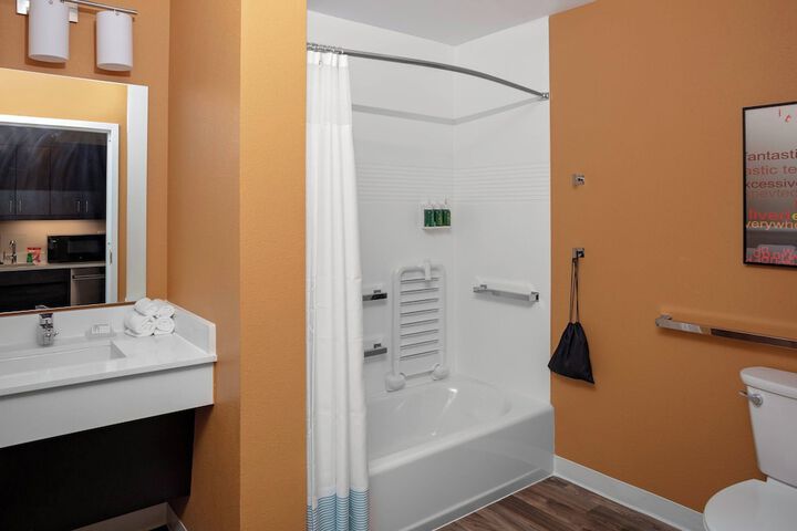 Room 13 of 20