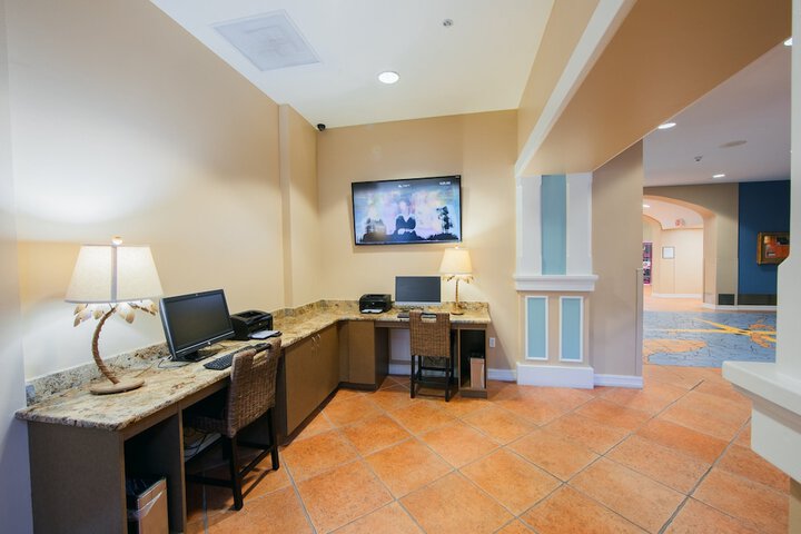 Business Center 84 of 86