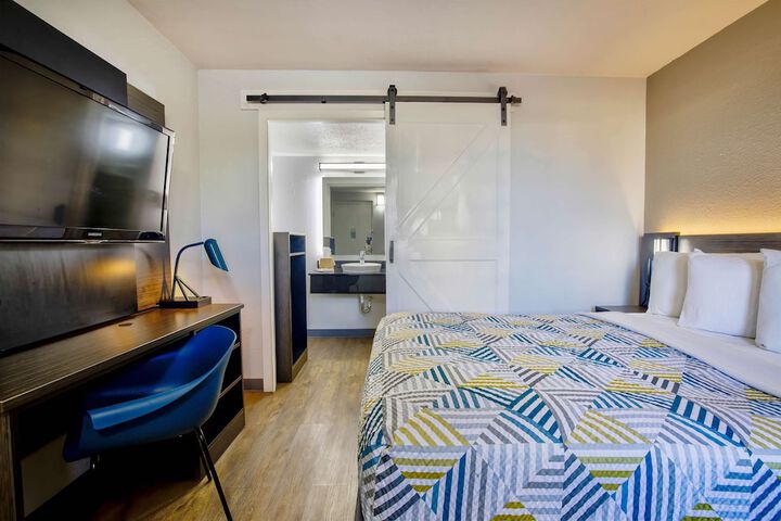 Room 25 of 26