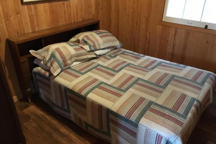 Merland Park Cottages and Motel