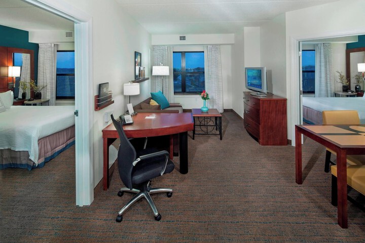 Room 8 of 18