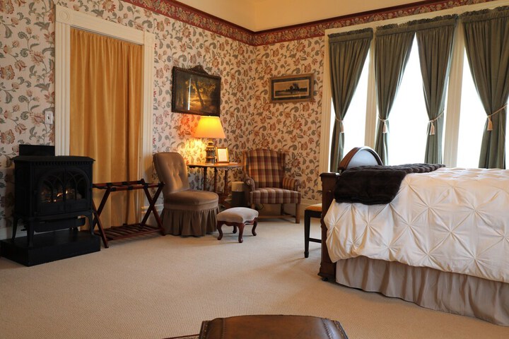 The Adams Pragge House