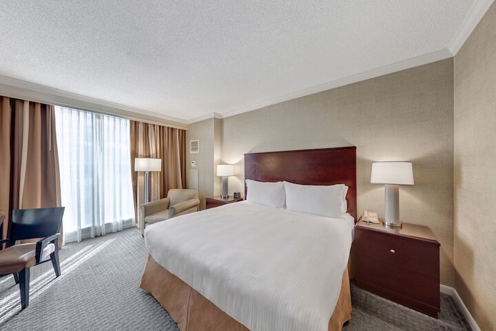 Renaissance Dallas North Hotel