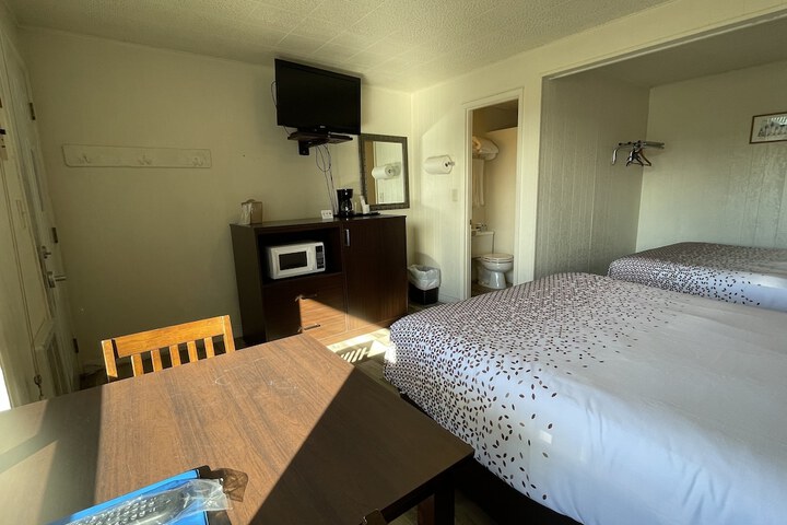 Holiday Motel
