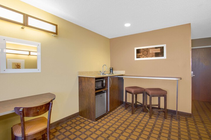 Room 4 of 22