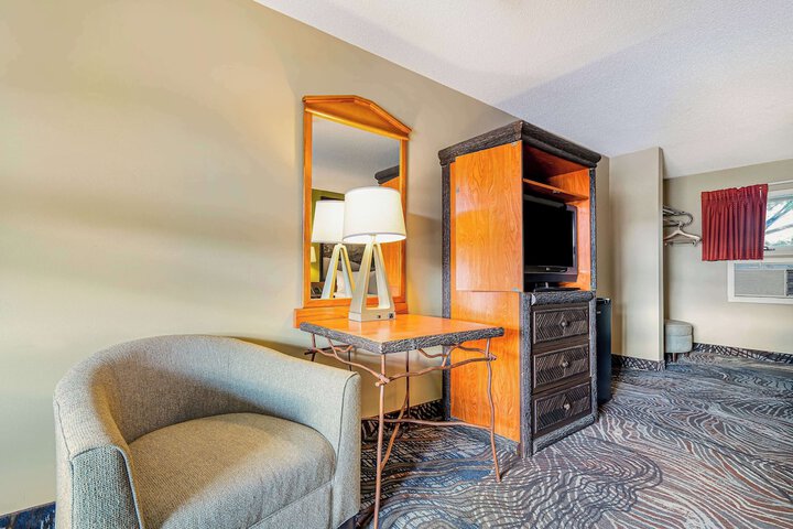 Room 14 of 61