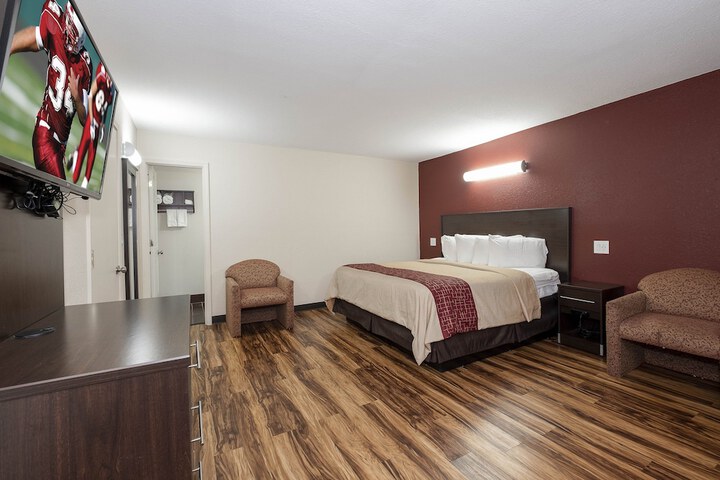 Room 8 of 30