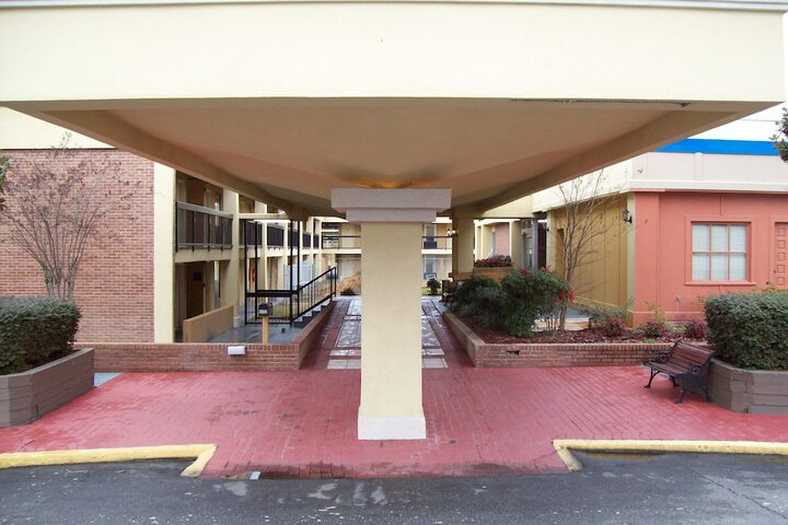 Quality Inn & Suites Conference Center Statesboro Historic District