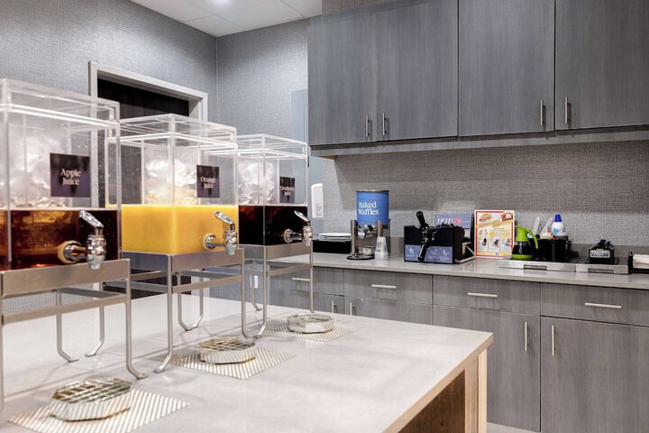 Breakfast/Coffee Service 40 of 44