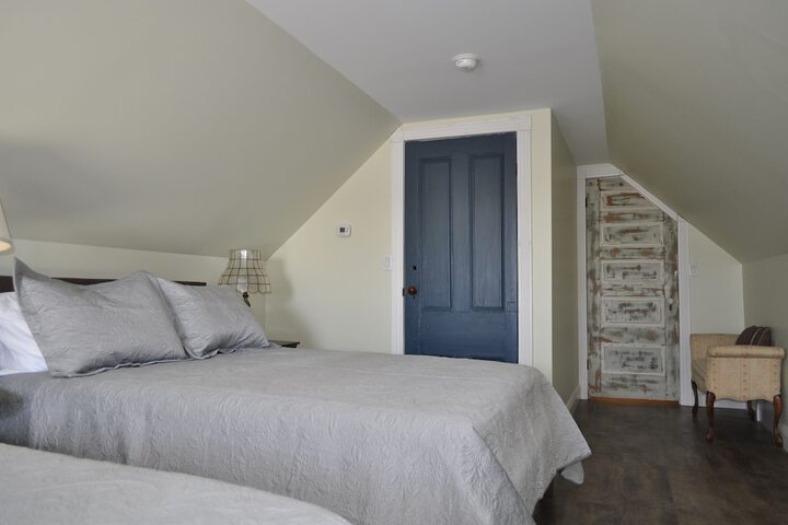 Room 25 of 118