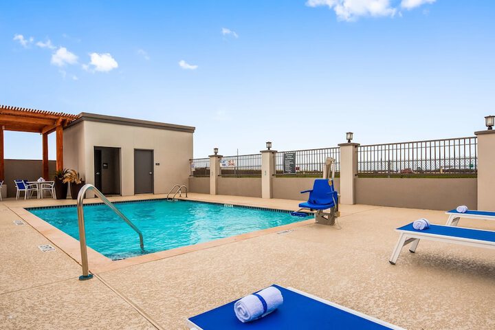 Pool 5 of 42