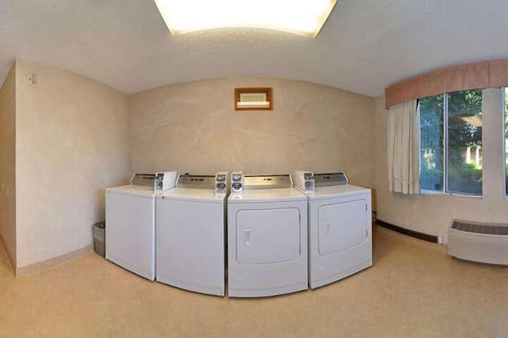 Room 6 of 33