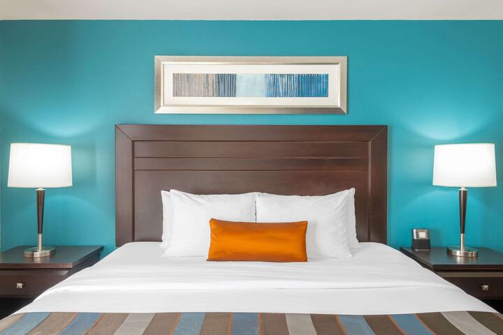 Room 14 of 36