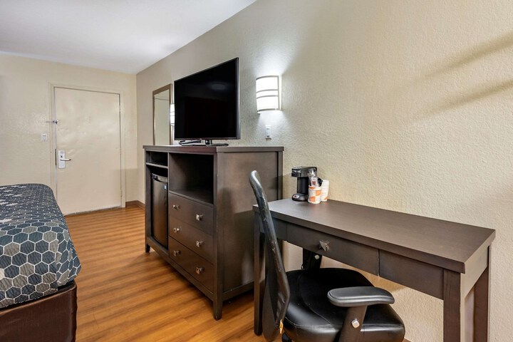 Room 21 of 47