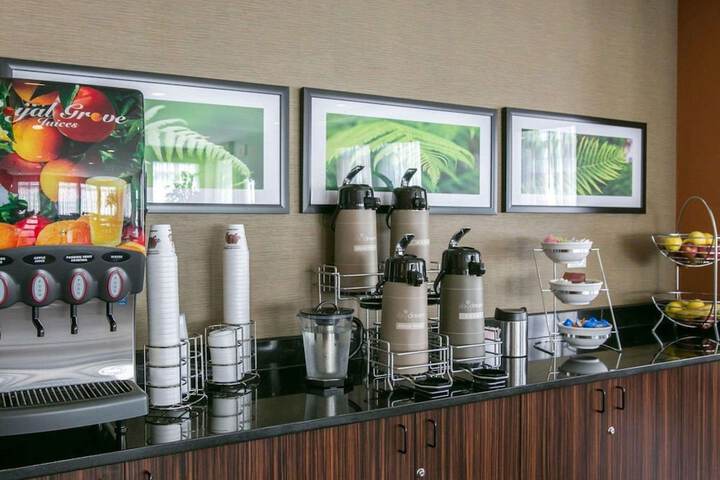 Breakfast/Coffee Service 44 of 74