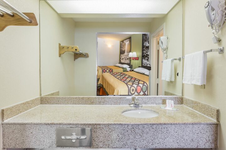 Super 8 by Wyndham Stafford
