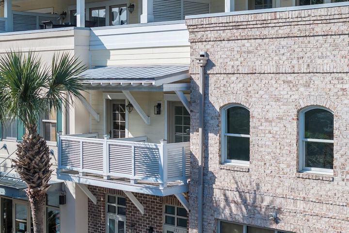 Lowcountry Landing! 3-story Townhouse in Old Towns Promenade