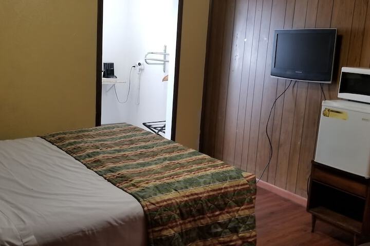 Room 18 of 21