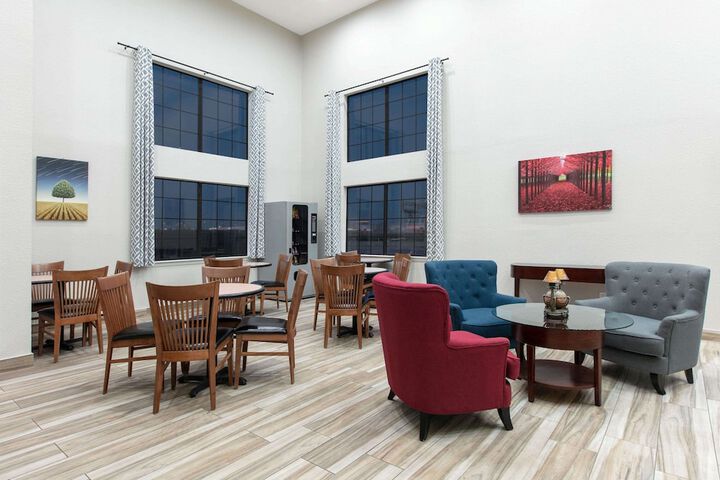Hotel Interior 10 of 27