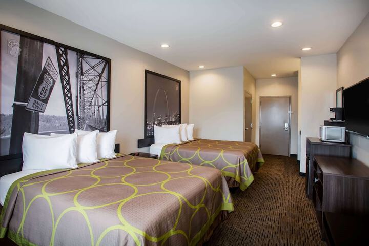 Room 9 of 33