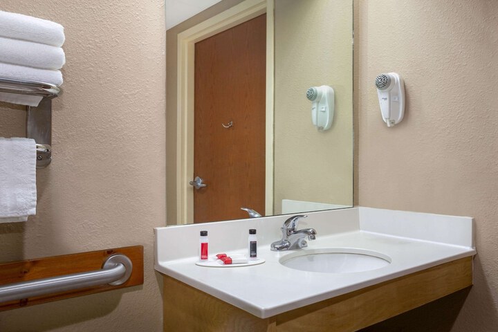 Room 31 of 42
