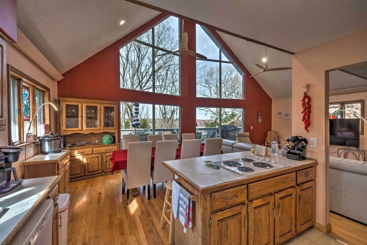 Lake Cumberland Home w / Deck + Water Access!