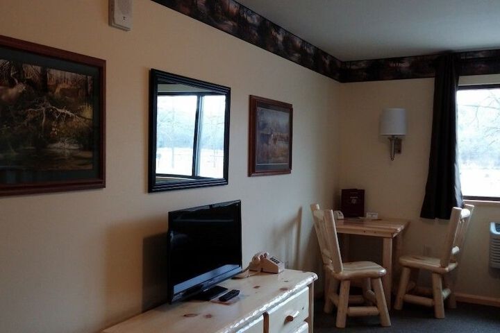 Riverside Inn