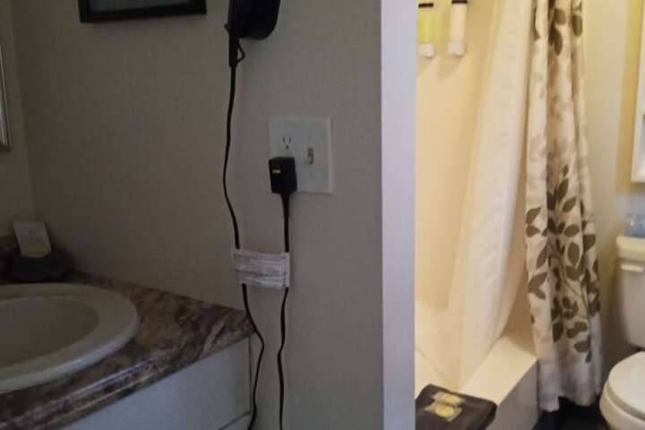Lamplighter Cabins & Suites