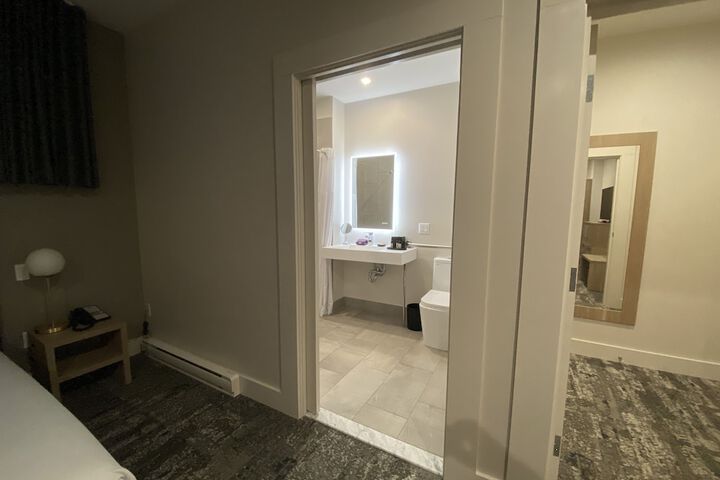 Room 51 of 87