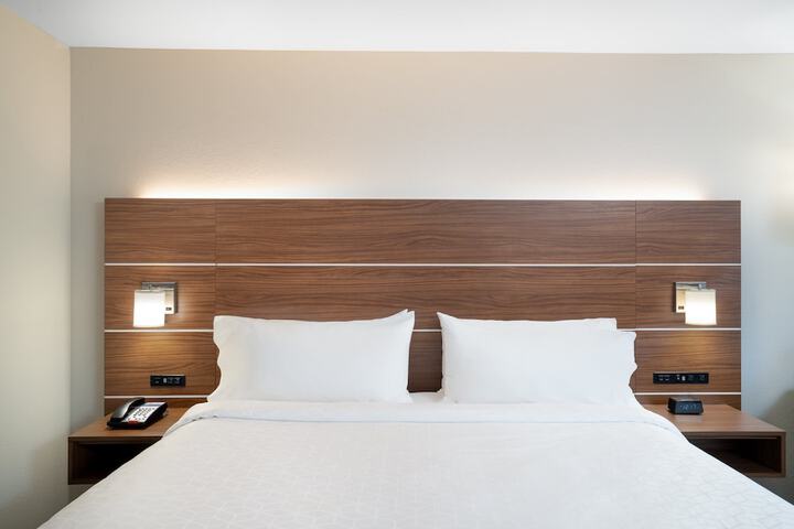 Room 28 of 50