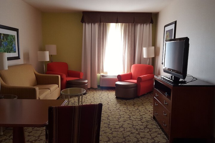 Room 32 of 53