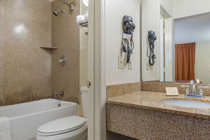 Room 16 of 31
