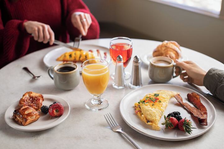 Breakfast/Coffee Service 120 of 164