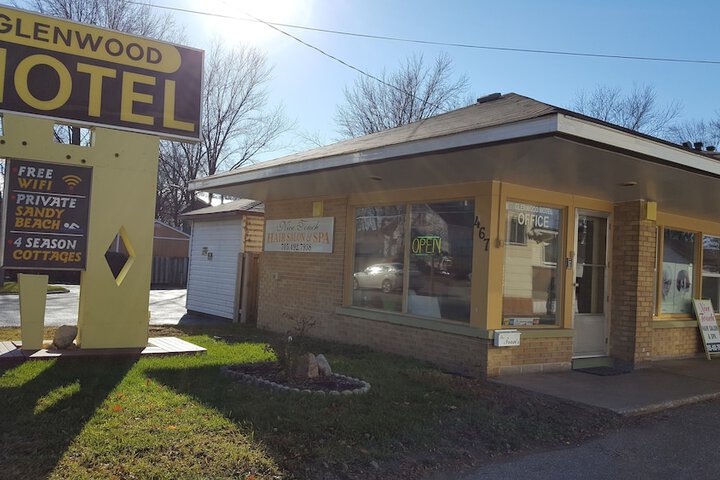 Glenwood Motel and Cottages
